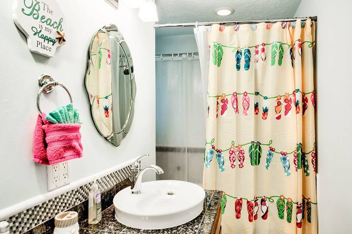 Vacation rental for 12 people, with hot tub and yard, with pets in Texas Gulf Coast