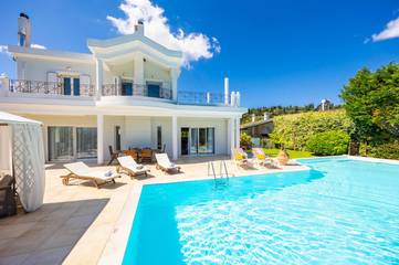 Villa for 10 Guests in Corfu, Greece, Picture 4