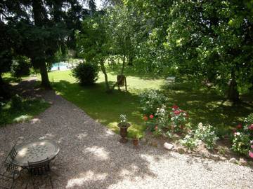 Chambre d’hôte pour 3 personnes, avec piscine ainsi que vue et jardin, animaux acceptés à Genouilleux