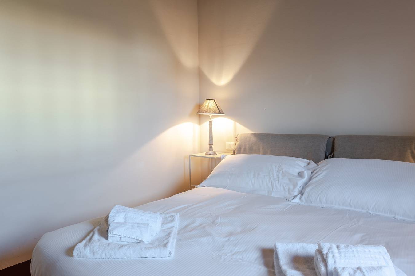 Entire apartment, Apartment 'Frantoio 2 Classic' with Shared Pool, Wi-Fi and Air Conditioning in Arezzo Province