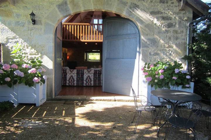 Location de vacances pour 2 personnes, avec Terrasse et Jardin à Naussac