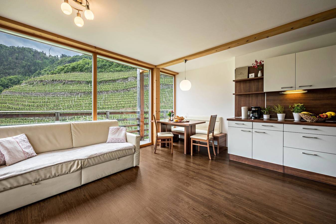 Ganze Wohnung, Ferienwohnung "Toni Marlis" mit Bergblick, gemeinsamer Sauna, Wlan und Terrasse in Schrambach, Feldthurns