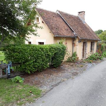 Gîte pour 3 personnes, avec jardin, animaux acceptés à Bocal (récipient)