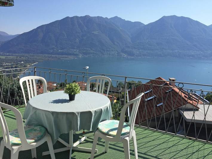 Ferienwohnung für 5 Personen, mit Balkon und Seeblick in Brione sopra Minusio