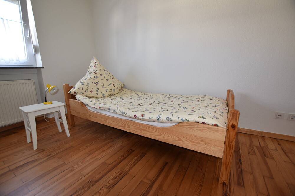 Ganze Wohnung, Geräumiges, stadtnah gelegenes Ferienhaus mit Terrasse und Garten in Merzig, Saar-Nahe-Bergland