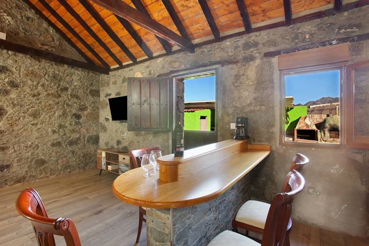 Vacation Home 'Villa Paraiso Aldeano 1' with Mountain View, Shared Pool and Wi-Fi in San Nicolás de Tolentino, West Gran Canaria