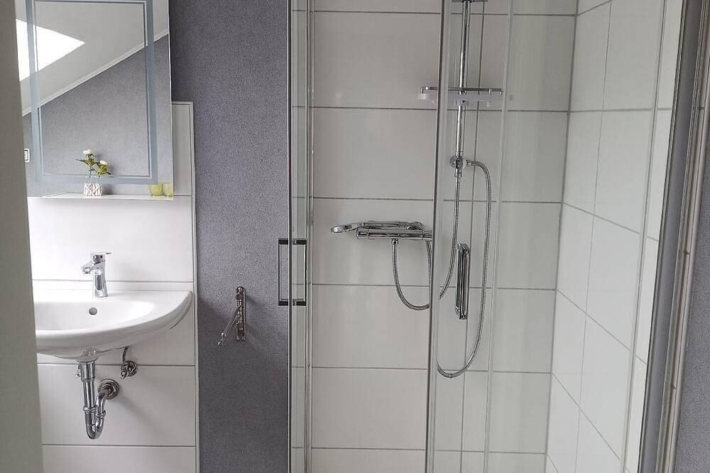 Ganze Wohnung, Ferienwohnung \"Amselnest\" mit Balkon in Wiesmoor, Landkreis Aurich