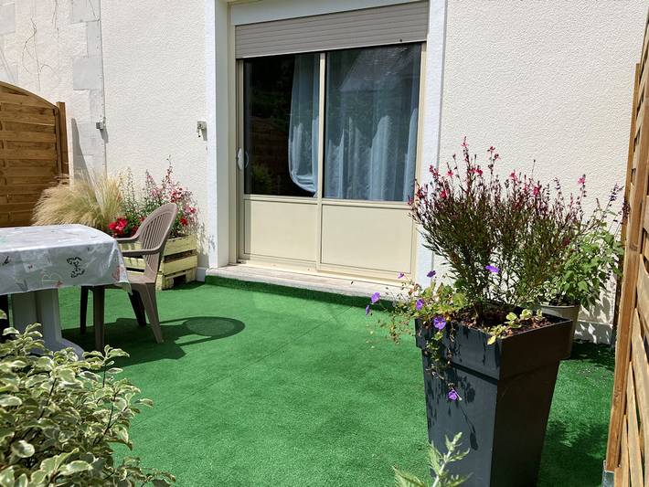 Gîte pour 3 personnes, avec terrasse à Mosnes