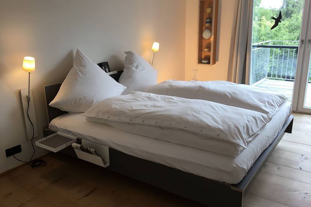 Ferienhaus mit Garten, Klarer Architektur und Puristischem Design in Dießen am Ammersee, Ammersee