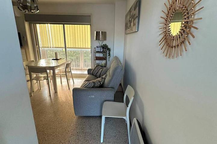 Appartement entier, Appartement 2 Pièces  35 m2   Climatisé ,  Garage & Parking in Six-Fours-les-Plages, Côte méditerranéenne (France)