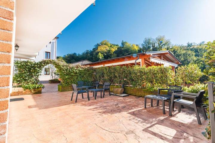 Gîte pour 2 personnes, avec jardin ainsi que terrasse et vue dans San Giovanni Ilarione - 3