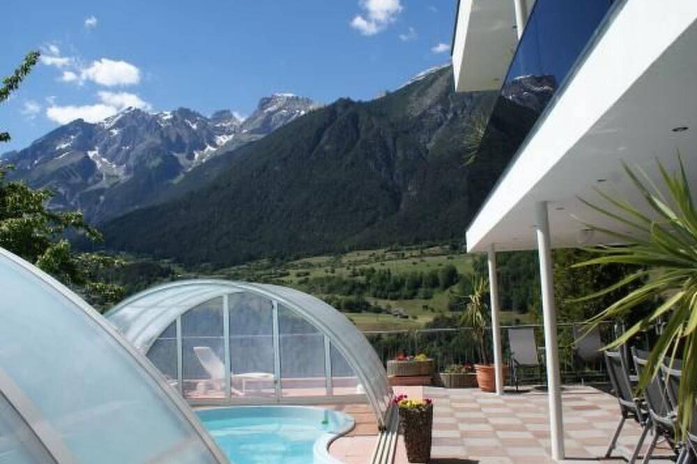 Komfortables Ferienhaus in Landeck mit Pool by Interhome in Landeck, Region de Tirol Alto