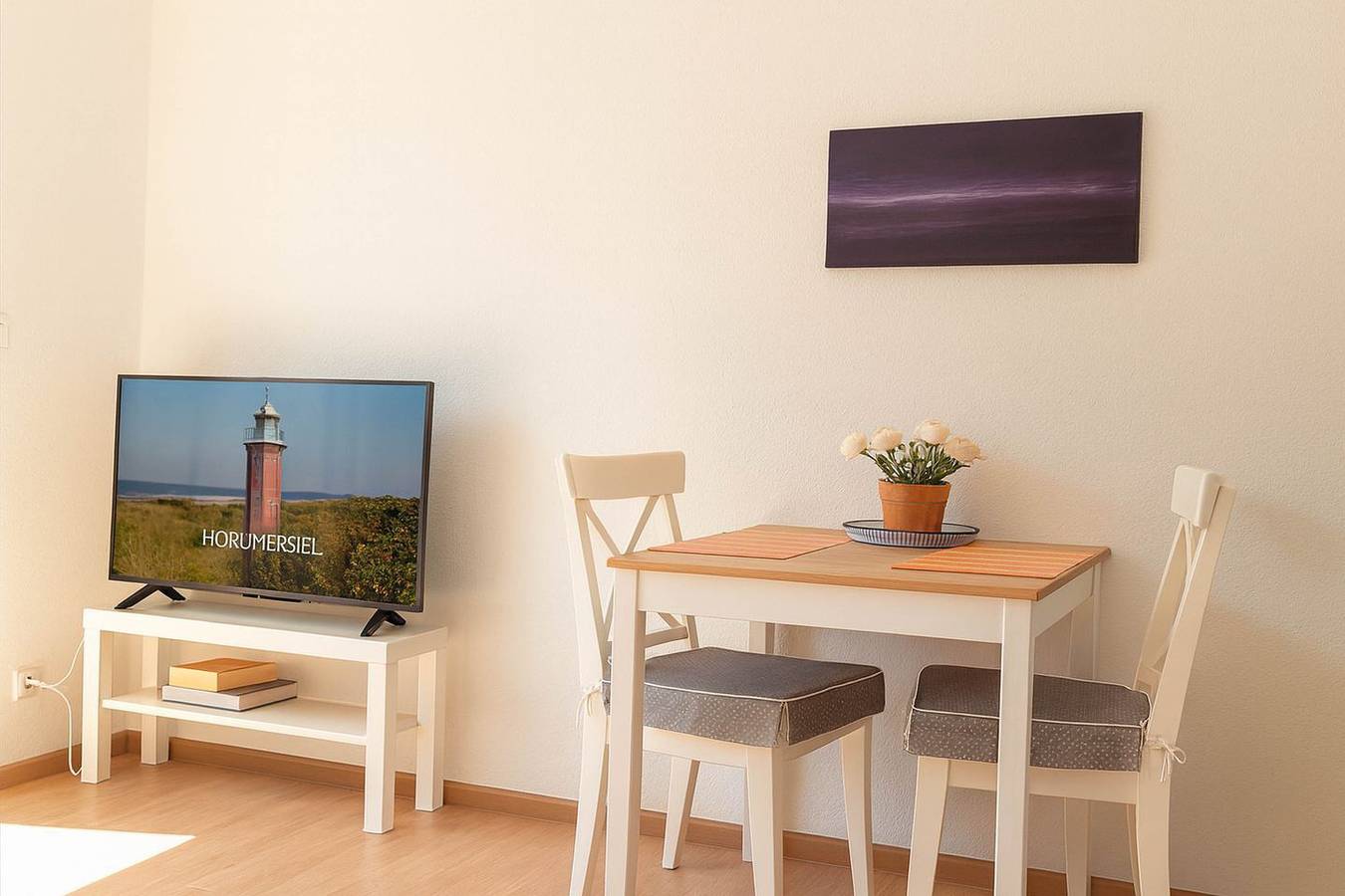 Ganze Wohnung, Komfortable Ferienwohnung mit Terrasse und strandnaher Lage in Horumersiel in Horumersiel, Wangerland