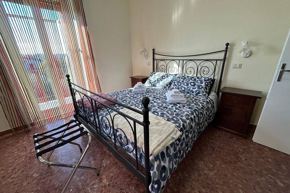 Appartamento intero, Casetta Luigina – Un angolo di relax con vista sulla città in Monte Rotondo, Provincia di Roma