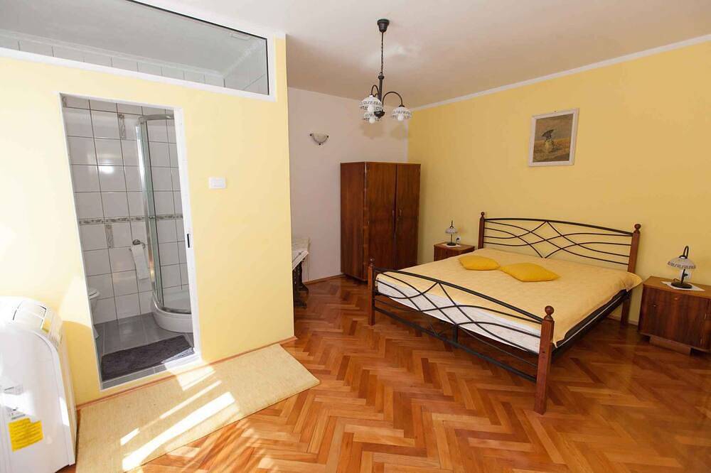 Feriehus med basseng for 8 personer in Tribalj, Primorje-Gorski Kotar