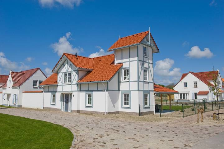 Villa voor 14 personen, with Balkon/Terras and Terras as well as Tuin in Zeeland