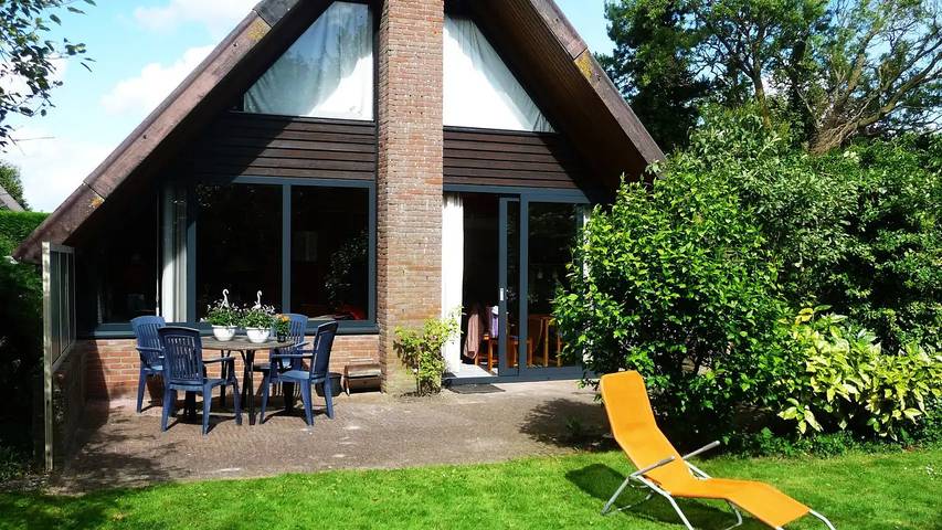 Ferienhaus für 6 Personen, mit Garten und Pool am Ijsselmeer