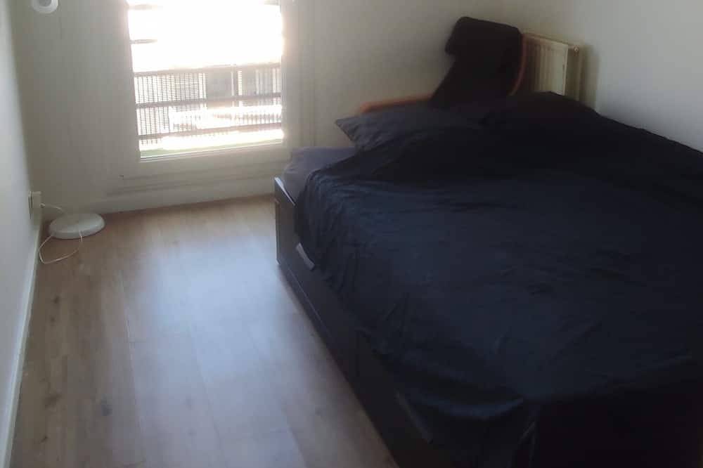 Chambres privées tout confort Homestay: Private rooms in shared duplex apartment in Noisy-le-Sec, Seine-Saint-Denis