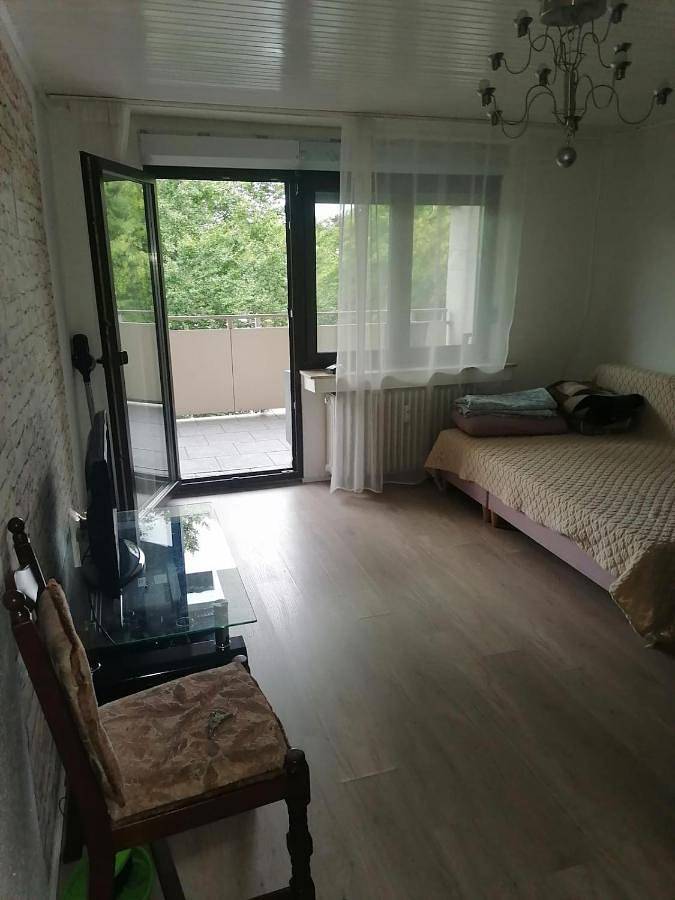 Ferienwohnung für 3 Personen, mit Balkon und Pool sowie Sauna und Ausblick in Bergheim