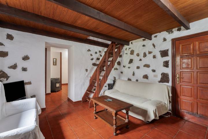 Ganze Wohnung, Ferienwohnung 'Higuera Morales' mit Bergblick und privater Terrasse in El Mocanal, Valverde
