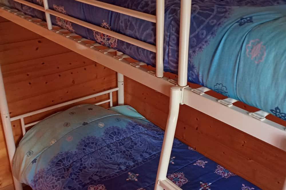 Chalet Lanton Avec Accès Gratuit Capfun in Lanton, Region de Arcachon
