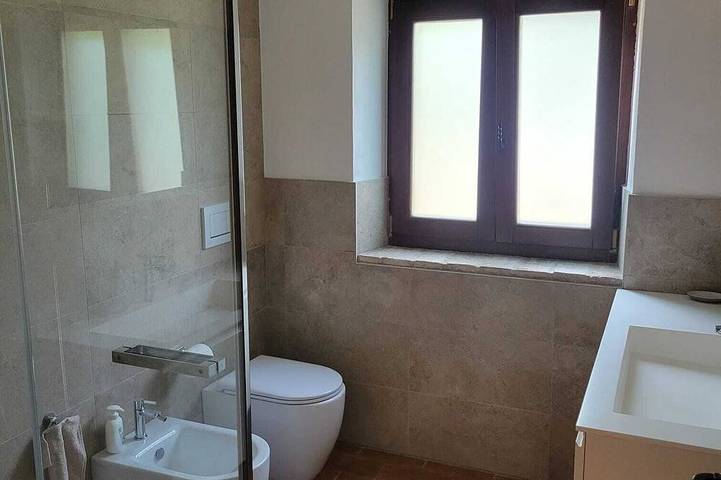 Ganze Wohnung, Beautifully renovated, modern, 1 bedroom apartment with swimming pool in Penna San Giovanni, Macerata Provinz