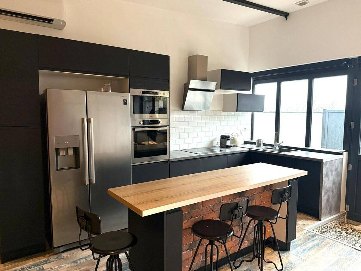 Appartement entier, Le Loft d 'Éveux - 2 places de parking in Éveux, Lyon et ses environs