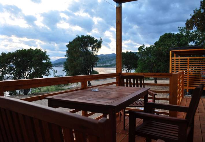 Apartament wakacyjny dla 6 osób, z taras i basen, zwierzęta dozwolone w Klenovica