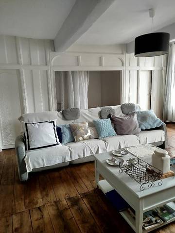 Gîte pour 7 personnes, avec terrasse et vue, animaux acceptés à Marvejols