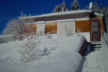 Ferienhaus für 4 Personen, mit Pool und Garten sowie Terrasse in Neuhaus am Rennweg