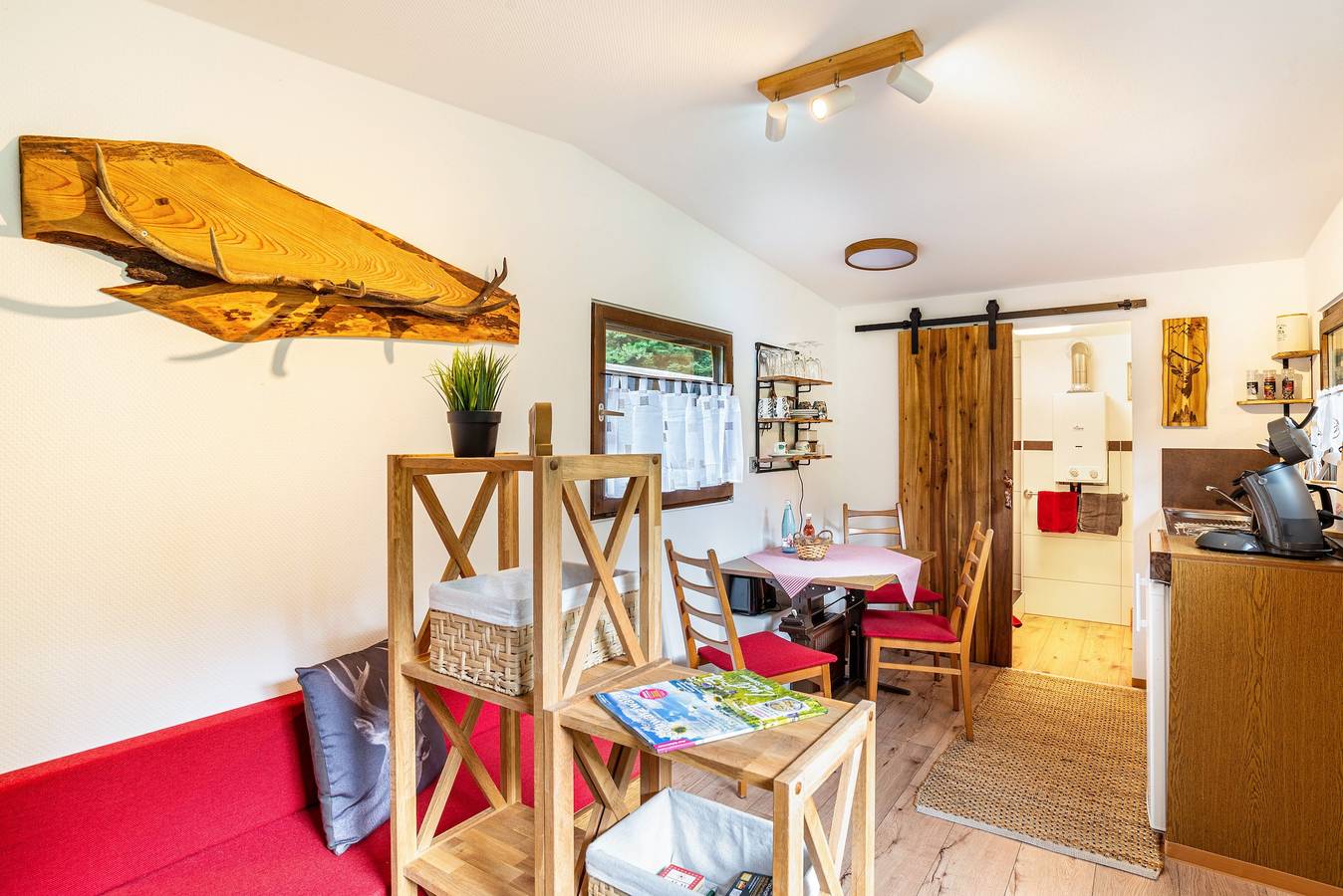 Vakantiehuis 'Am Bach' met privé terras en privé tuin, foto 7