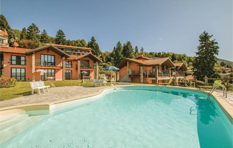 Ganze Ferienwohnung, Apartment mit Seeblick, Parkplatz, Küche und Pool in Agra, Lago Maggiore (Lombardei)