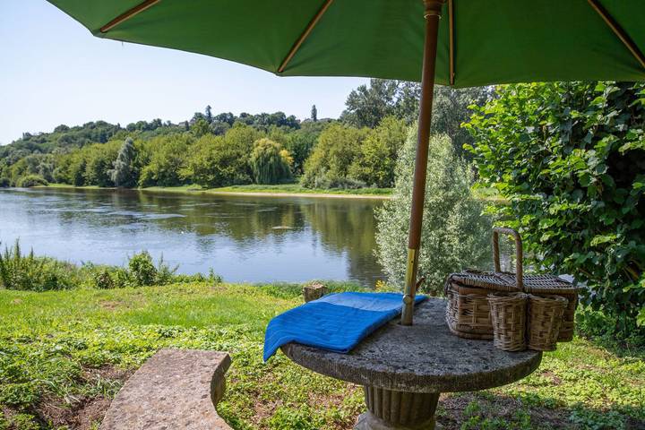 Location de vacances pour 2 personnes, avec jardin ainsi que jacuzzi et terrasse, animaux acceptés à Saint-Seurin-de-Prats