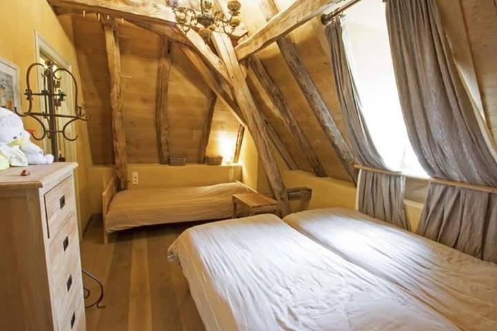 Location de vacances pour 7 personnes, avec jardin et piscine ainsi que sauna et terrasse à Saint-Chamassy - 4