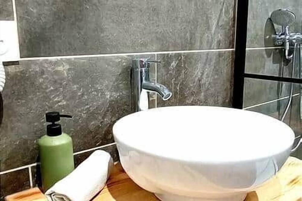 Appartement entier, Appartement 4 pers Calme & Confort - Clim - Centre in Carcassonne, Région de Carcassonne