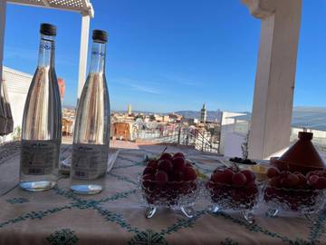 Chambre d’hôte pour 2 personnes, avec terrasse à Meknès