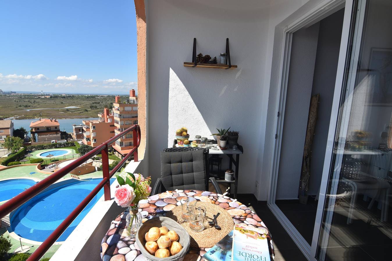 Estudio entero, Encantador estudio en alquiler en Roses, Costa Brava. Capacidad para 4 personas. Con piscina y con Wi-Fi gratuito. ¡Reserva ahora! in Santa Margarida, Roses