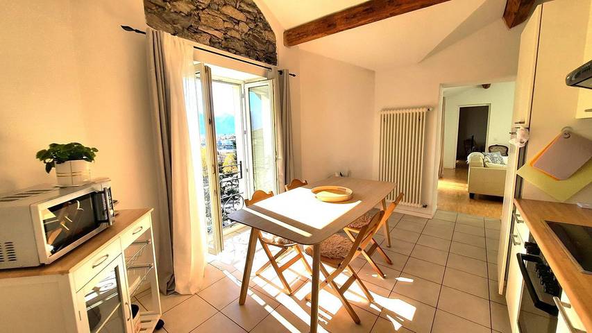 Ferienwohnung für 4 Personen, mit Garten und Ausblick sowie Seeblick