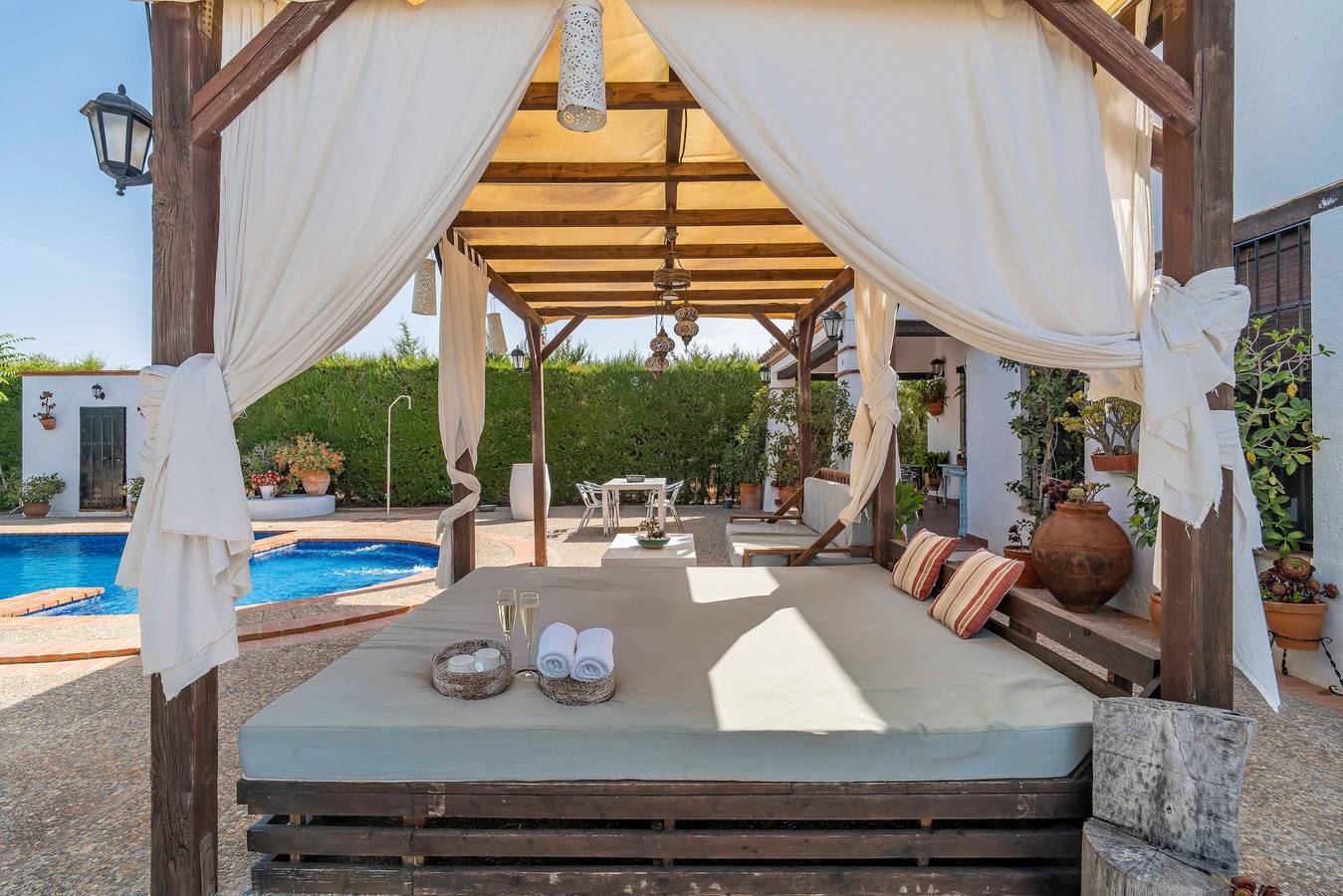Rural House 'Carula' with Private Pool, Wi-Fi and Air Conditioning in Marchena, Sevilla Province