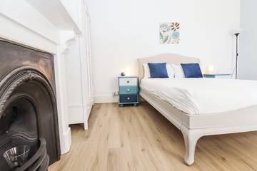 Log Cabin for 2 People in Hastings, East Sussex, Photo 2