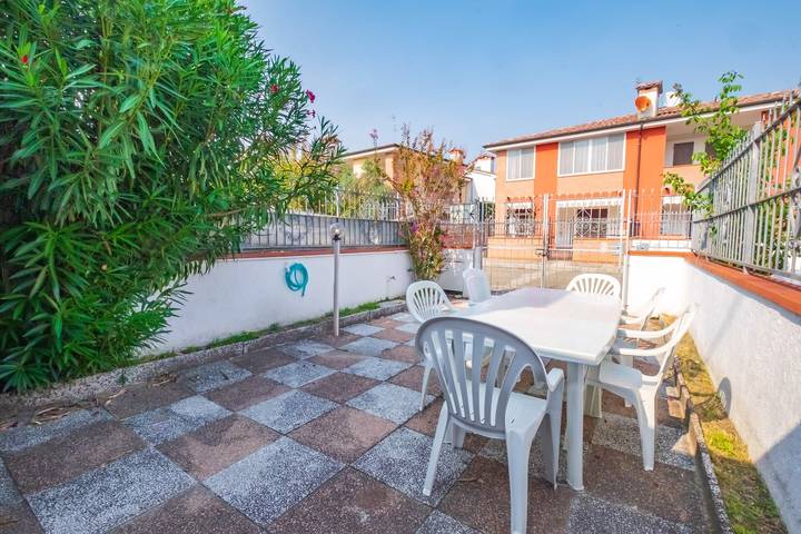 Location de vacances pour 8 personnes, avec Balcon et Jardin à Lido delle Nazioni - 2