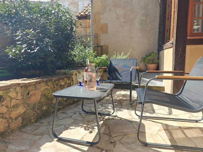 Location de vacances pour 9 personnes, avec terrasse ainsi que jardin et vue dans Office de Tourisme de Bergerac Sud Dordogne - 3