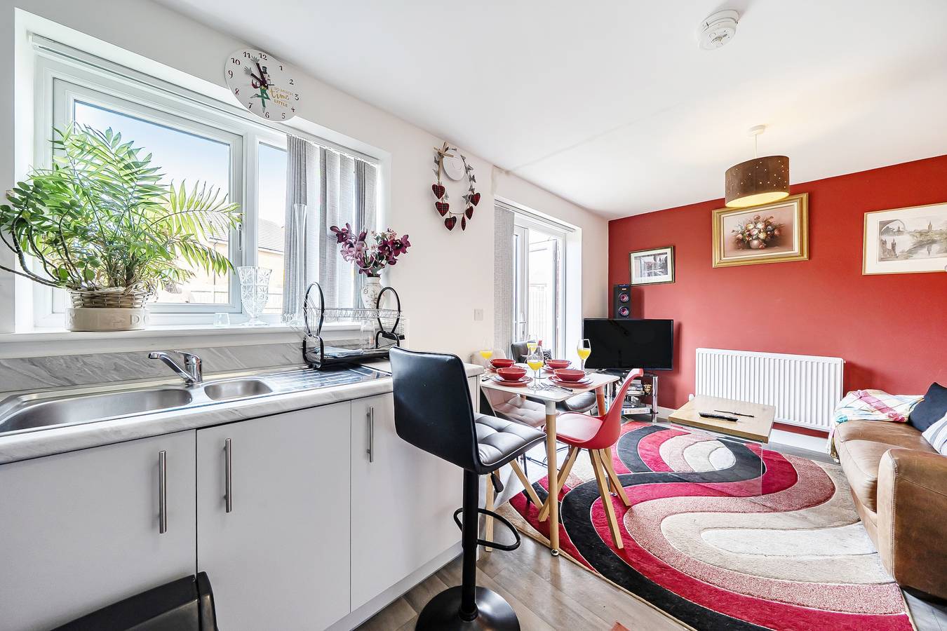 Entire holiday apartment, Apartment Sleeps 10 - Pets, Parking, Ev Charging in Walsall, Birmingham Area