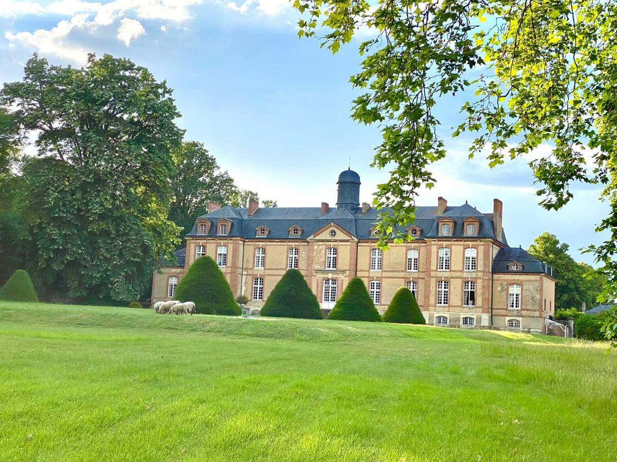 Deluxe Double Room with Shower in Lombron, Sarthe