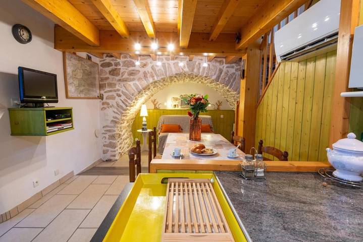 Location de vacances pour 2 personnes, avec terrasse à Saint-Pierre-des-Tripiers - 4