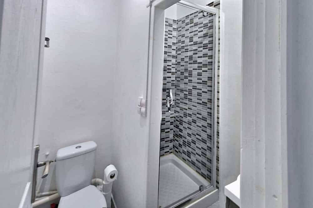 Apartamento entero, Studio facing train station - wifi in Évreux, Región de Évreux