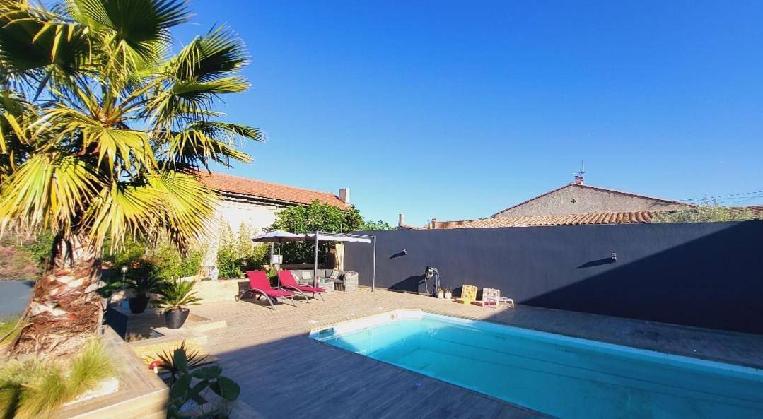 Appartement entier, Studio privé attenant Villa Piscine in Les Pennes-Mirabeau, Côte méditerranéenne (France)