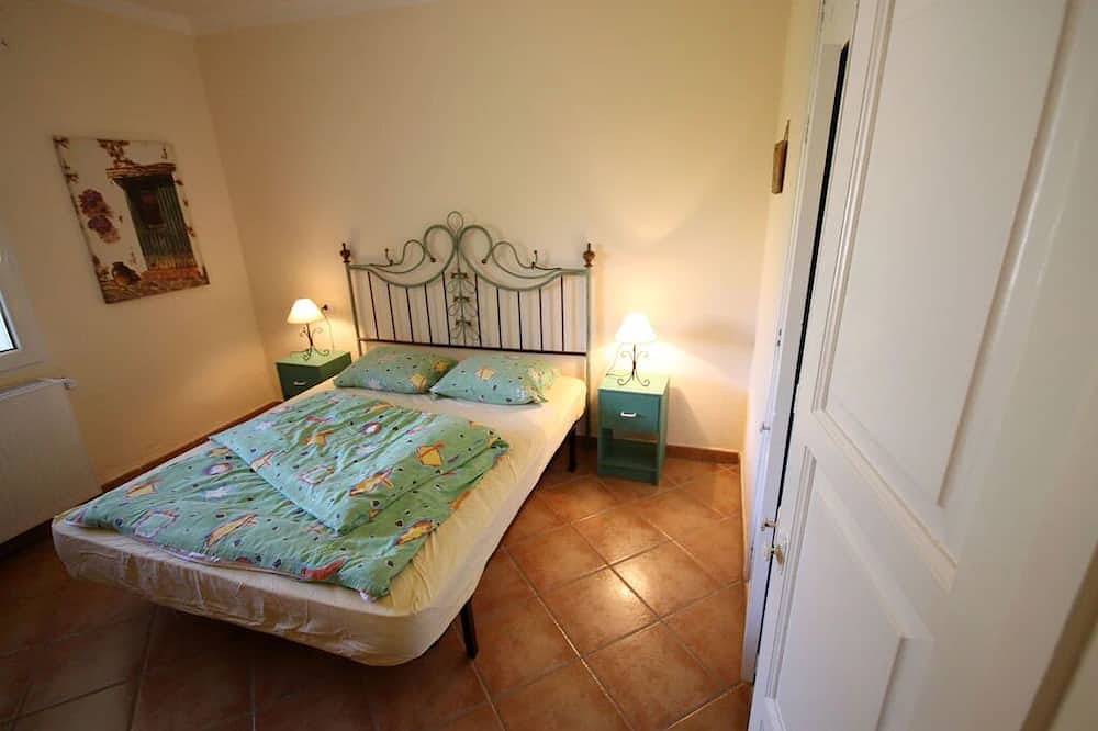 Villa de Bonaire, Alcudia, large garden + pool, close to the beach, Wifi, for 8 people in Bonaire, Alcúdia