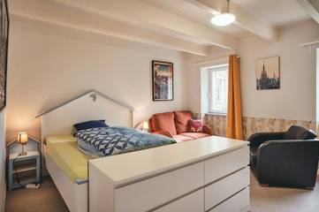 Maison d’hôte pour 2 personnes, avec jardin ainsi que terrasse et vue à Plougoulm