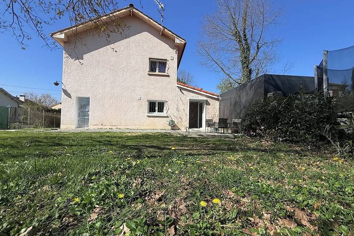 Gîte pour 4 personnes, avec terrasse à Billère